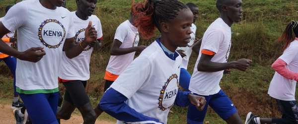 I Kenya som behandler for Brigid Kosgei